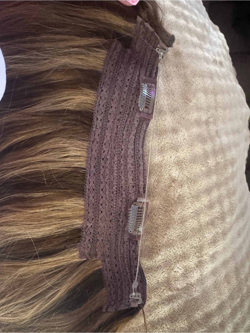 *NEVER WORN* Zala Halo Hair Extensions, 20 inches / 150g - Picture 4 of 4